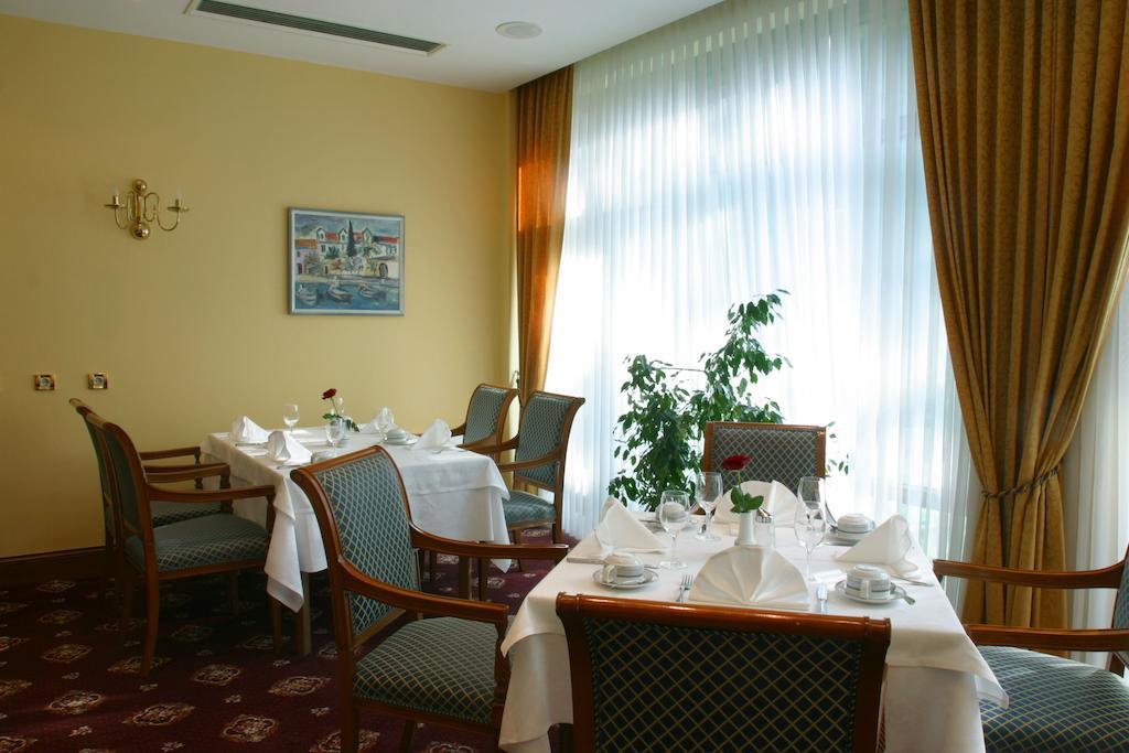 Hotel As Záhřeb Exteriér fotografie